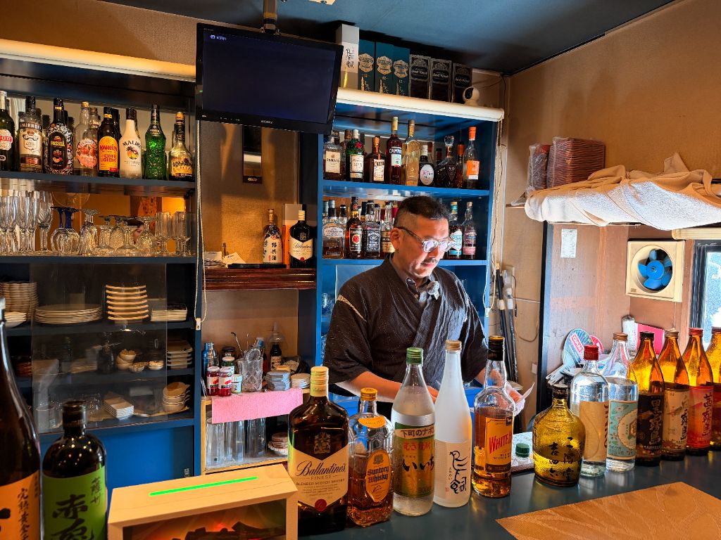 猫家 店内（社長）